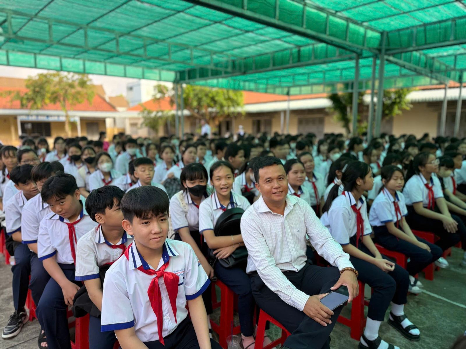 Các em HS tham gia Lê Khai giảng